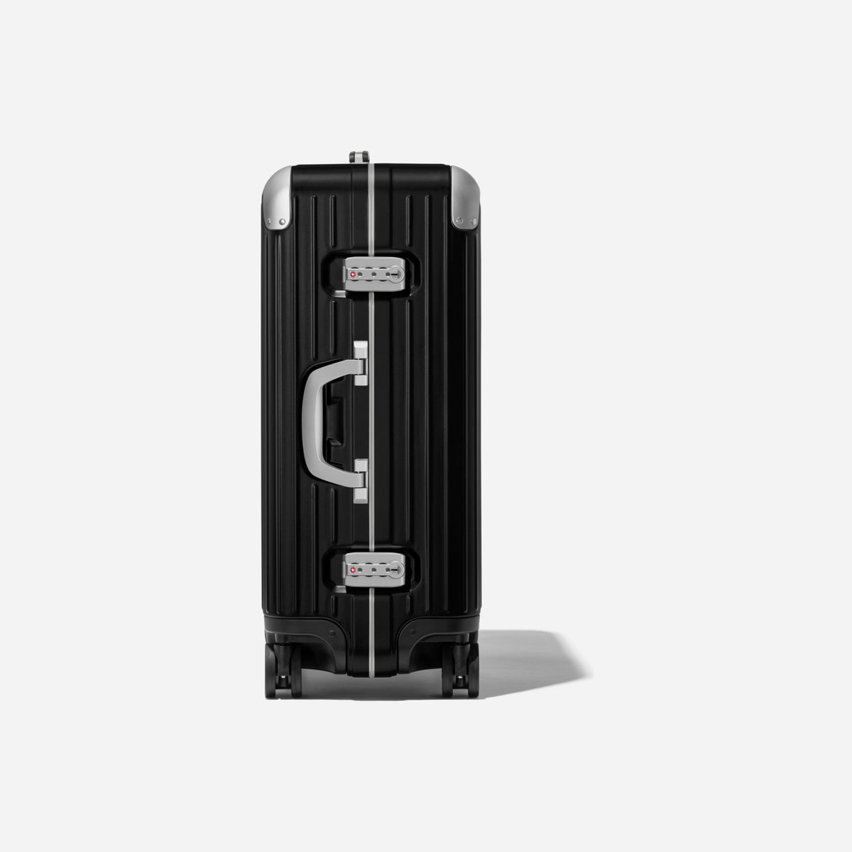 RIMOWA Hybrid Check-In M Matte Black