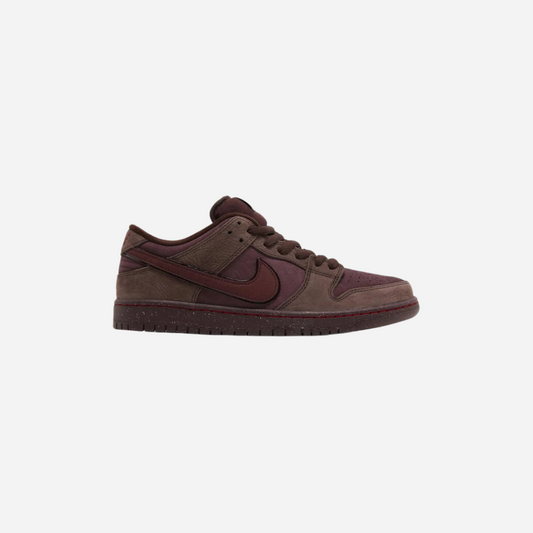 NIKE SB DUNK LOW CITY OF LOVE BURGUNDY CRUSH