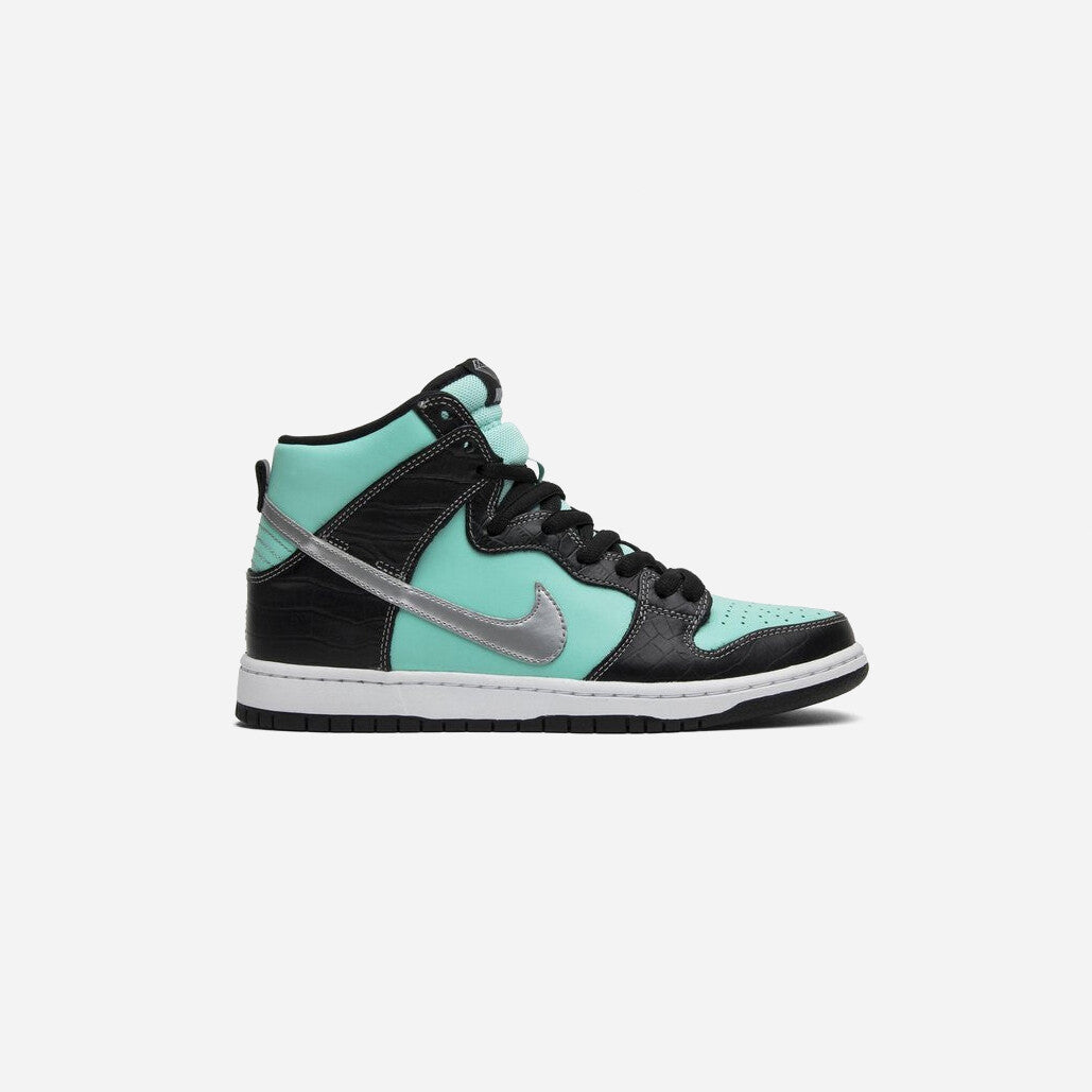 SB DUNK HIGH DIAMOND SUPPLY CO.