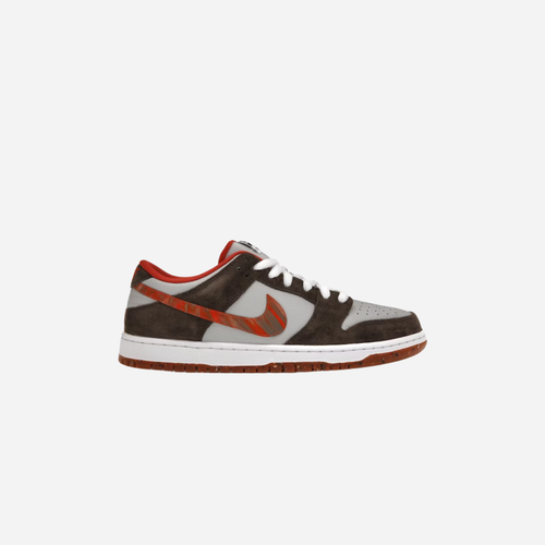 NIKE SB DUNK LOW CRUSHED D.C.